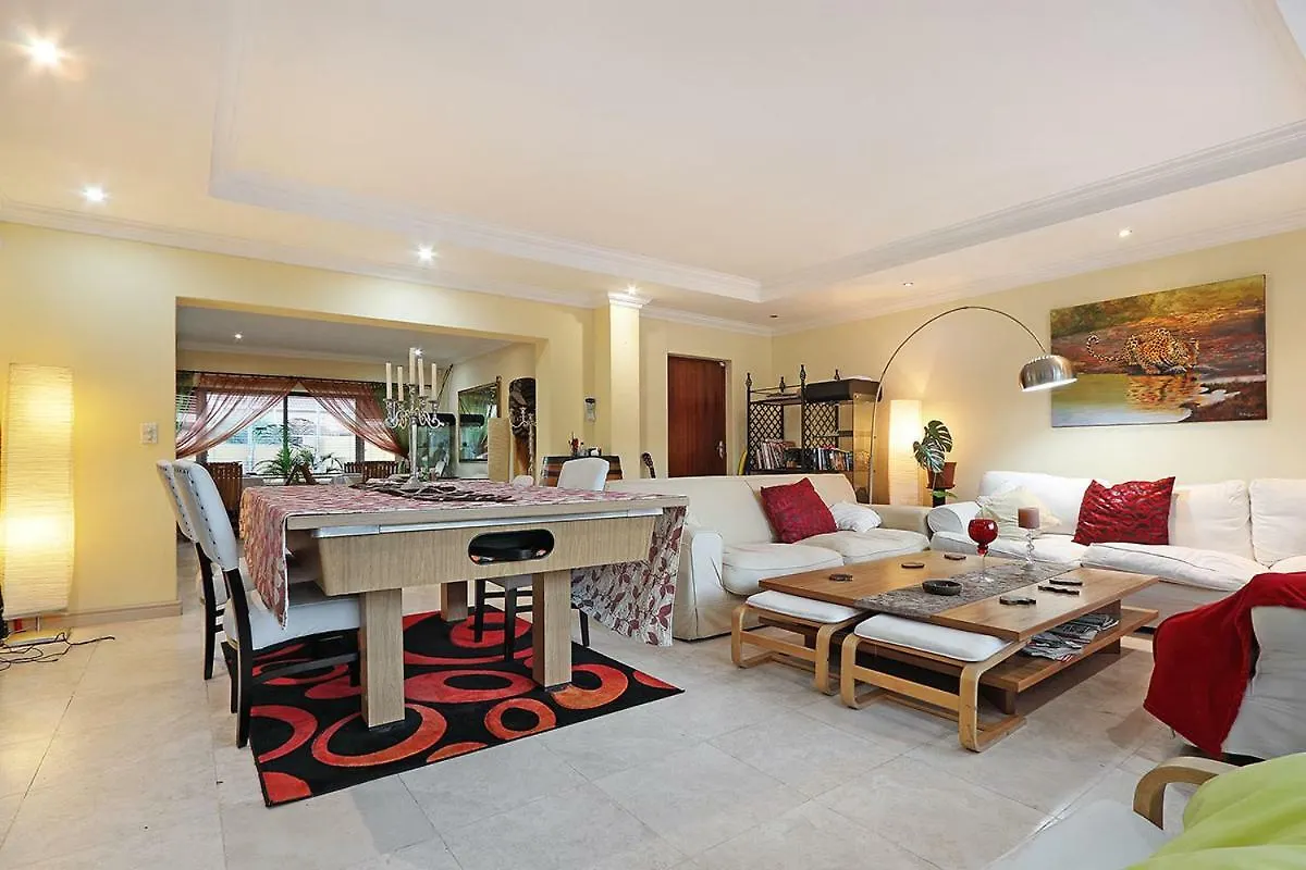Natalie Guesthouse Bloubergstrand Afrique du Sud